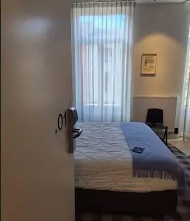 Appartement Charming Retreat For Two In *