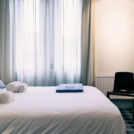 Charming Retreat For Two In